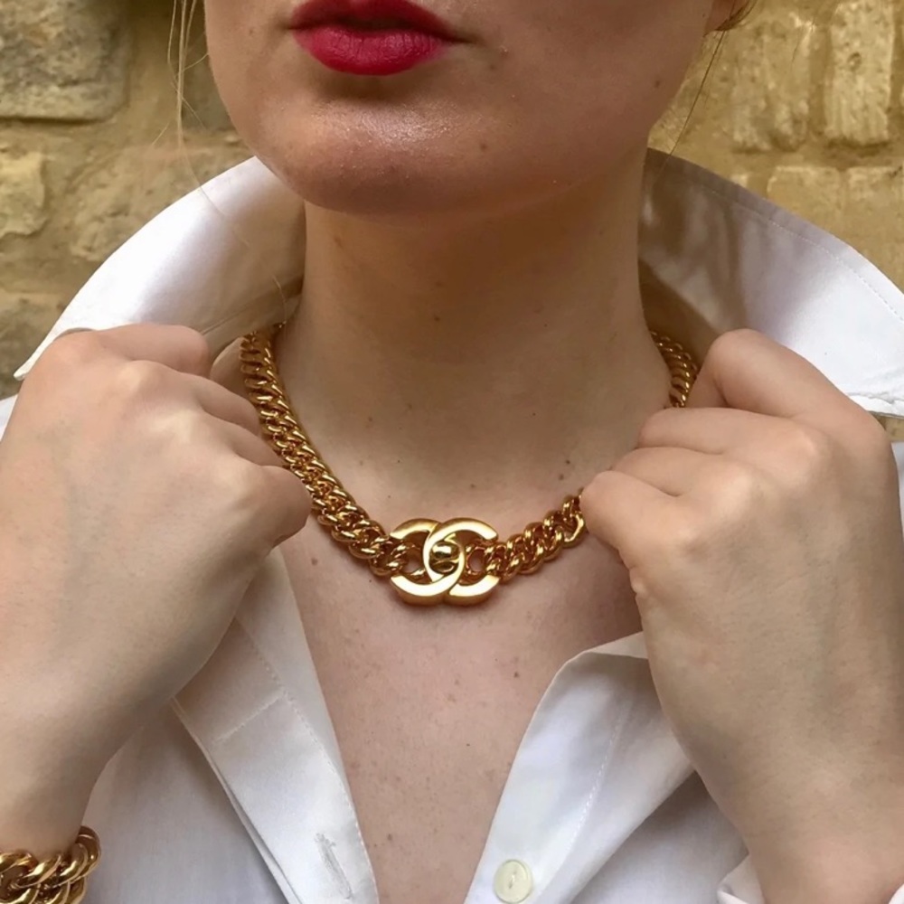 CHANEL vintage CC logo choker